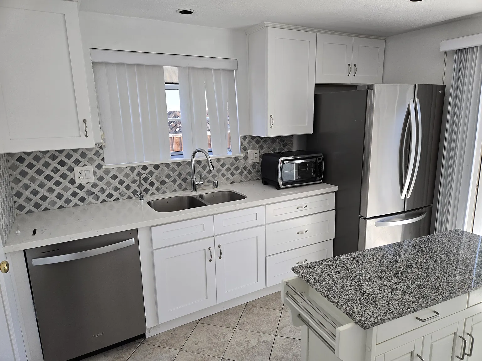 3 bed, 1237 sqft, $4,500 — Photo 2