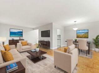 330 Queen Elizabeth Driveway, Ottawa, ON K1S 3M9