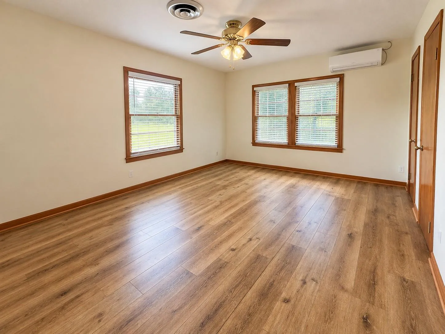 3 bed, 2.0 bath, 1716 sqft, $2,000 — Photo 4