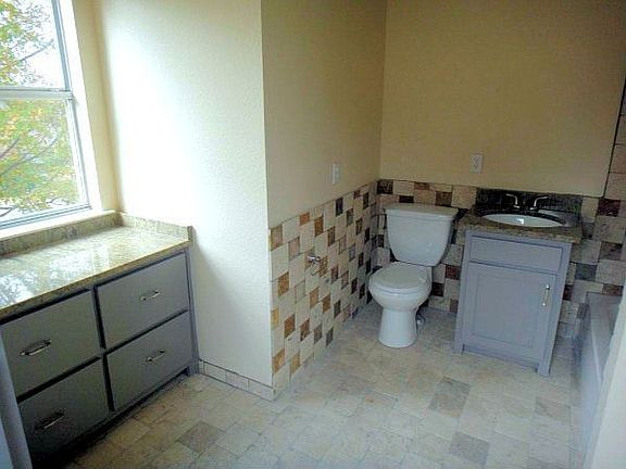 2nd image of 813 Shady Lake Dr