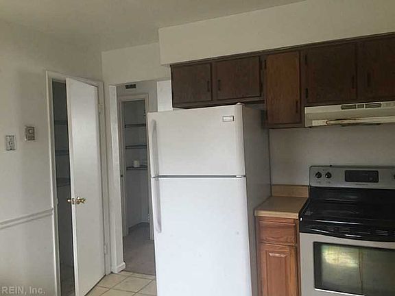3rd image of 2305 Palmyra St #B