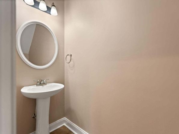 lexington-kentucky-446956486 picture