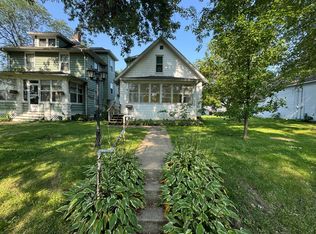 2323 15th St, Moline, IL 61265