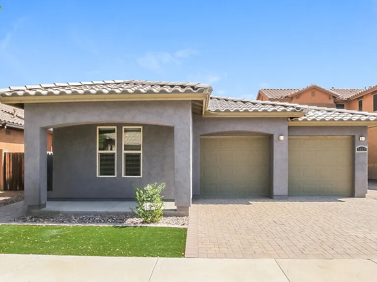 3825 E Frances Ln — Photo 1