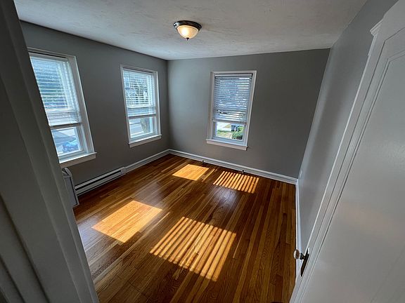 5th image of 115 Lowell St #8