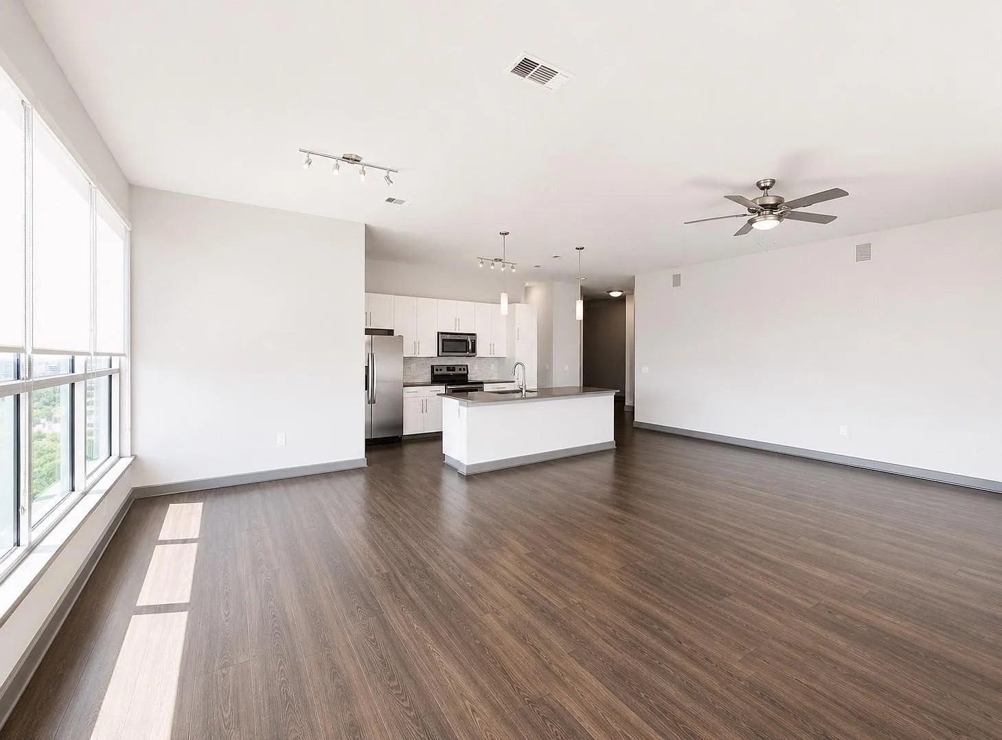 2 bed, 2.0 bath, 1222 sqft, $1,560 — Photo 4