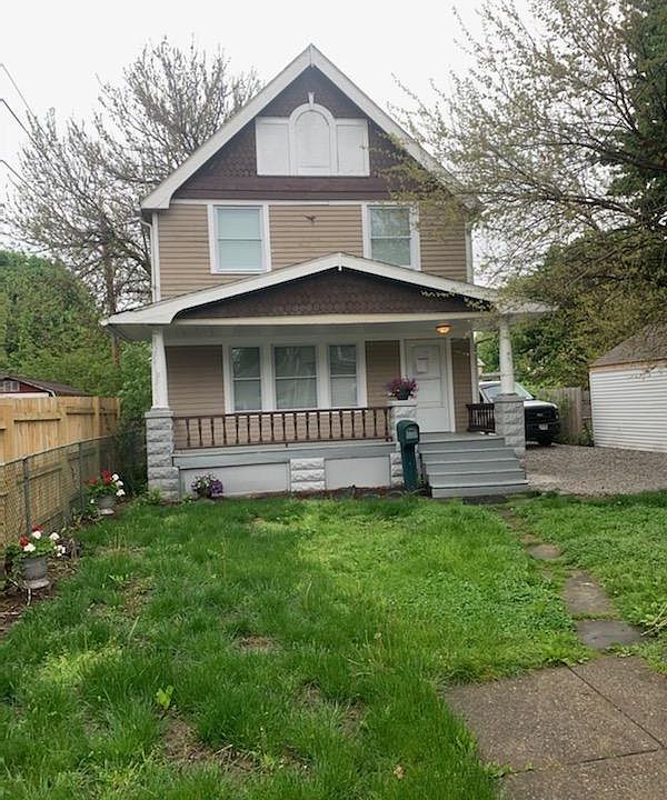 1st image of 3526 W 49th St