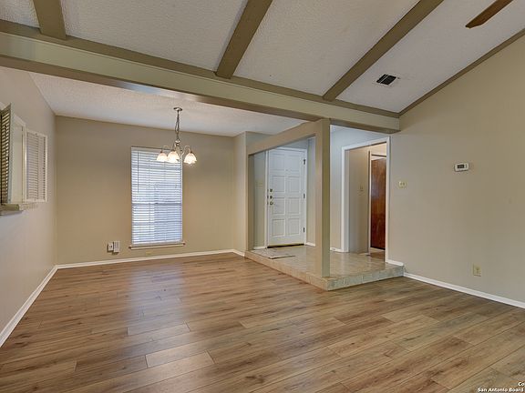 4th image of 2022 Shadow Cliff St