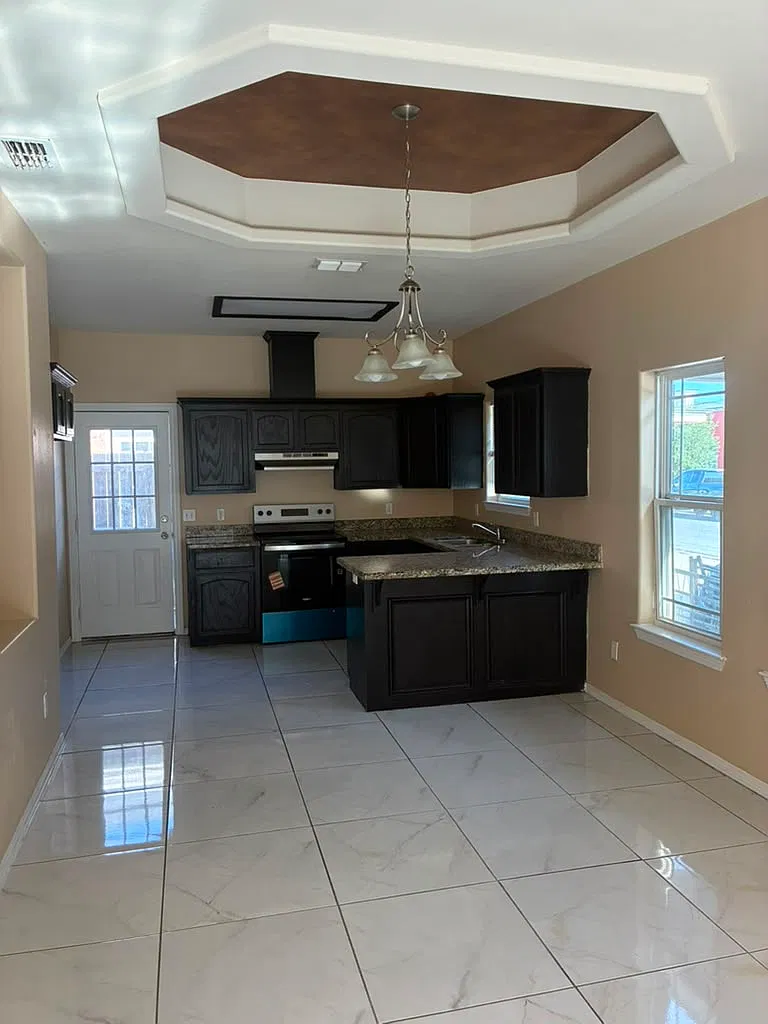 3 bed, 1234 sqft, $1,100 — Photo 1