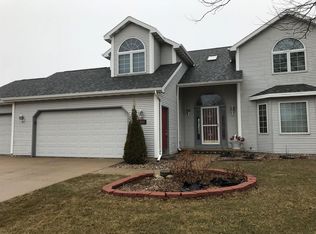 1220 Deerwood Ct, Appleton, WI 54914
