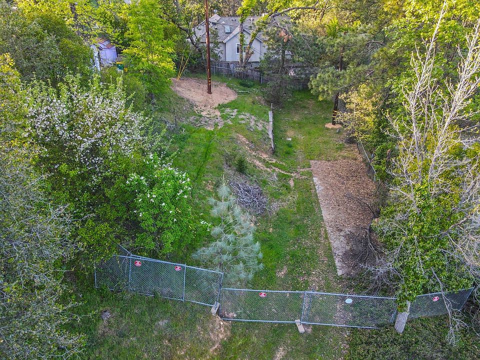 1st image of 2821 Manor Dr