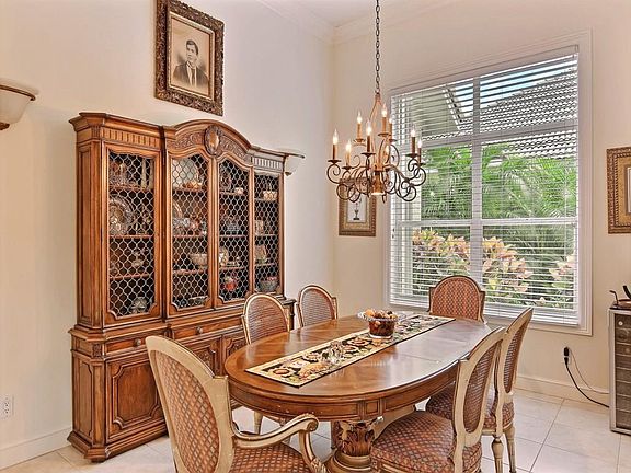 3rd image of 110 Island Cottage Ln