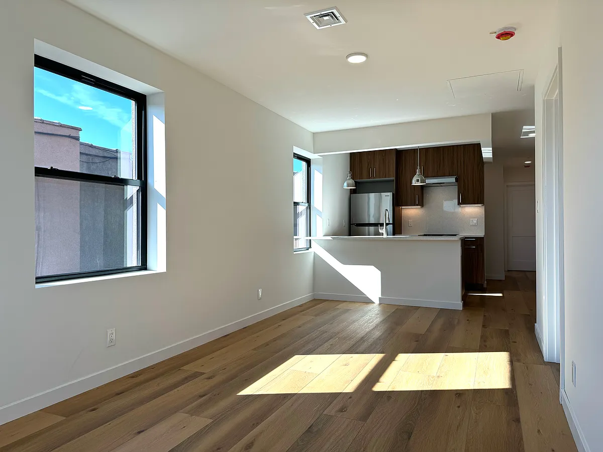 Building Photo - 62-47 60th St #2