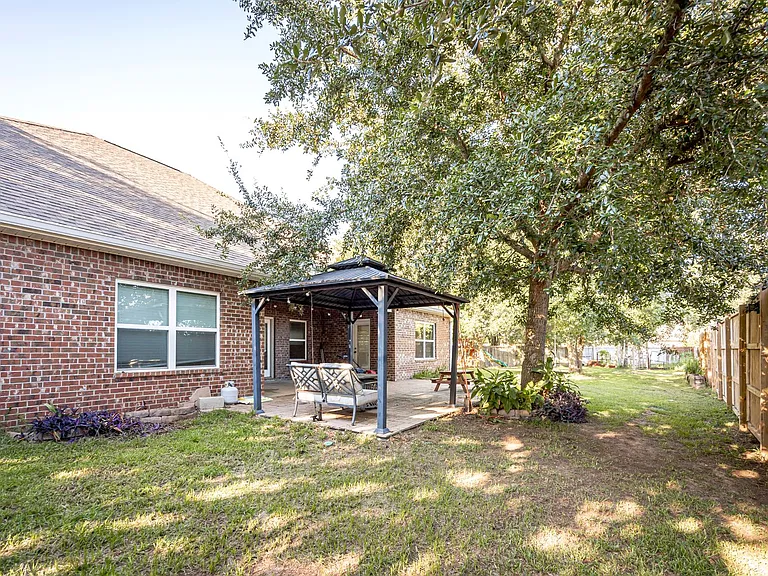 1013 Silverbell Cv — Photo 54