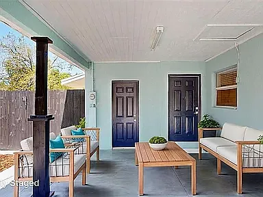 Open-concept out-door sitting with a beautiful view