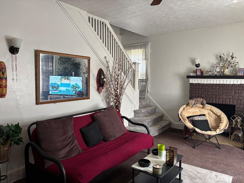 2nd image of 1654 California Ave