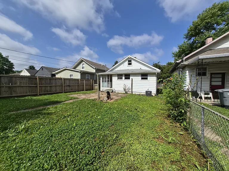 925 N Somerset Ave — Photo 5