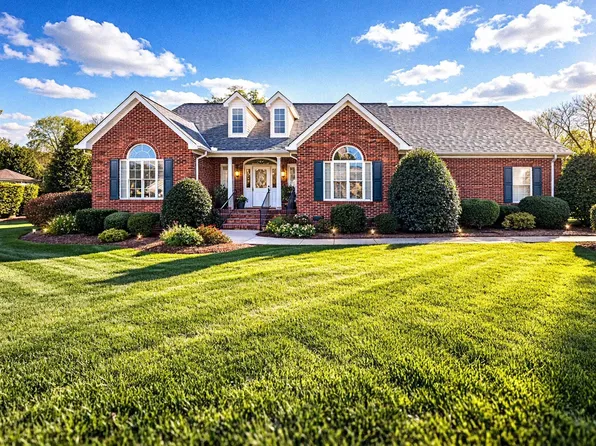 8 Prestige Ct, Greenville, SC 29615