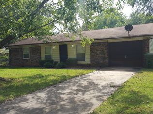 702 N Steven Dr, Rogers, AR 72756