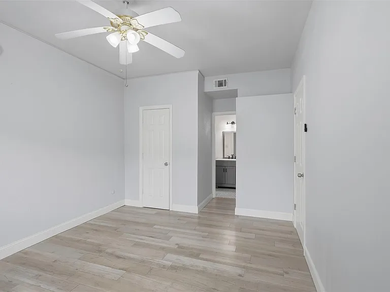 811 Threadneedle St #287 — Photo 8