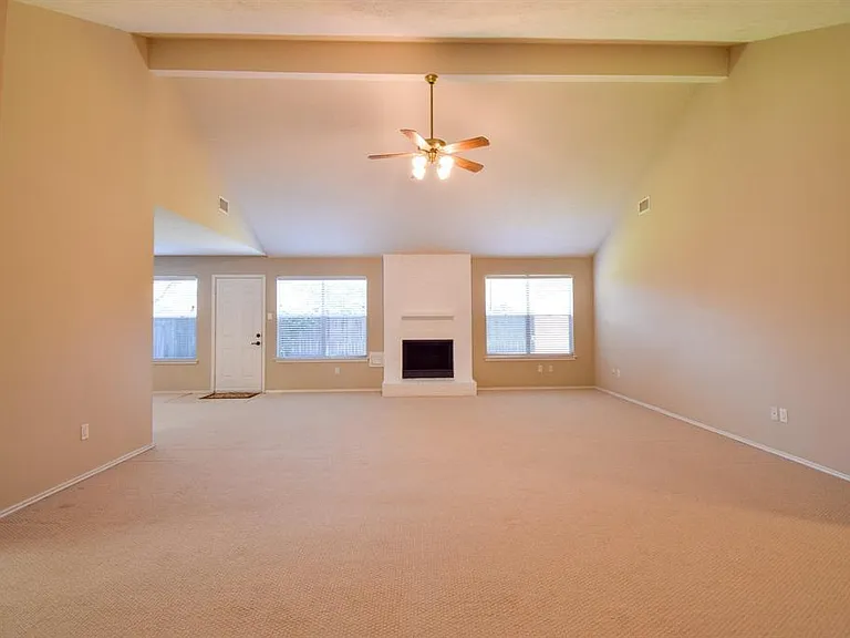 1326 Grand Falls Dr — Photo 3