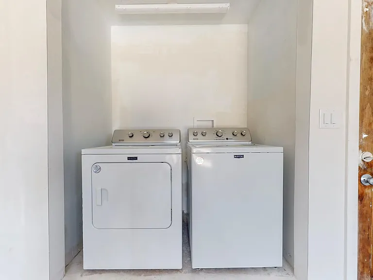 1621 Lafayette Dr NE — Photo 14