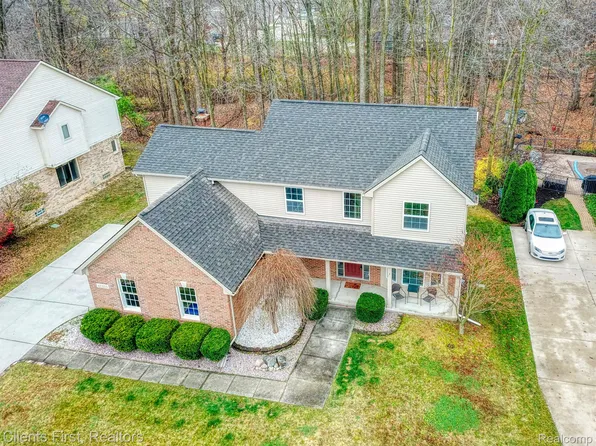 42103 Woodcreek Ln, Canton, MI 48188