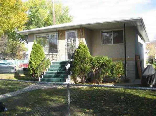 11937 93rd St NW #1A, Edmonton, AB T5G 1E6