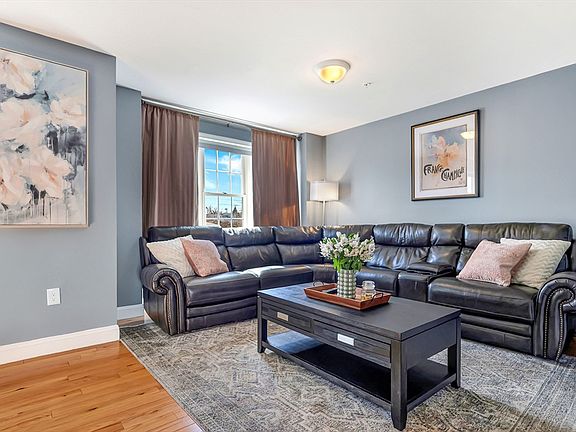 4th image of 2 Cross Rd Unit 2