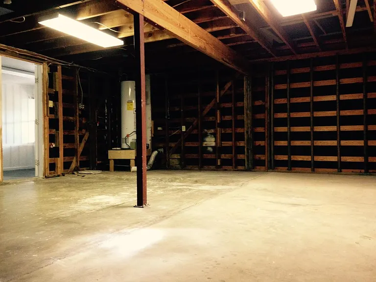 302 Nash Blvd — Photo 8
