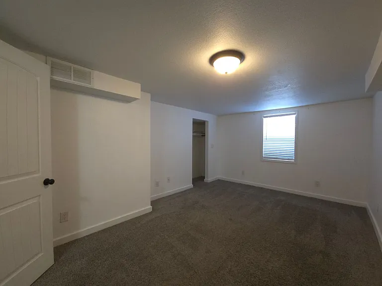 114 E Borah Ave — Photo 15