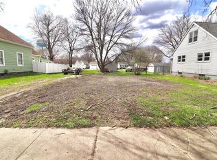 1305 10th St, Perry, IA 50220