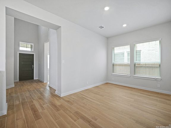 5th image of 3017 Werra Ln