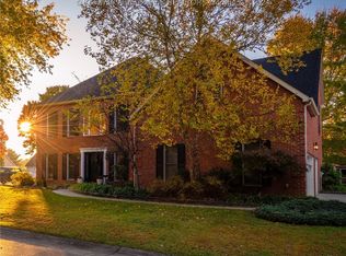 71 Pinehurst Dr, Hurricane, WV 25526