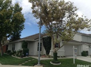 1104 Kestrel Dr, Patterson, CA 95363