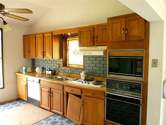 5th image of 10510 Shermer Ln SE
