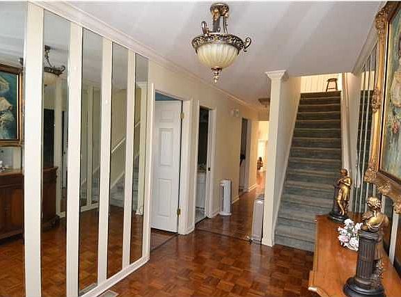 4th image of 1657 Country Club Dr APT 2