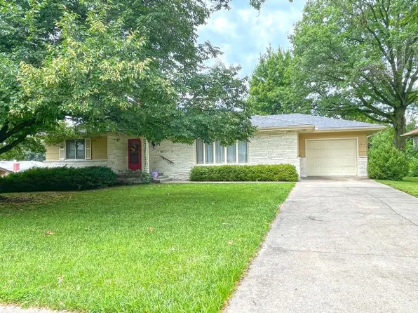 1210 Johnson Dr, Shenandoah, IA 51601