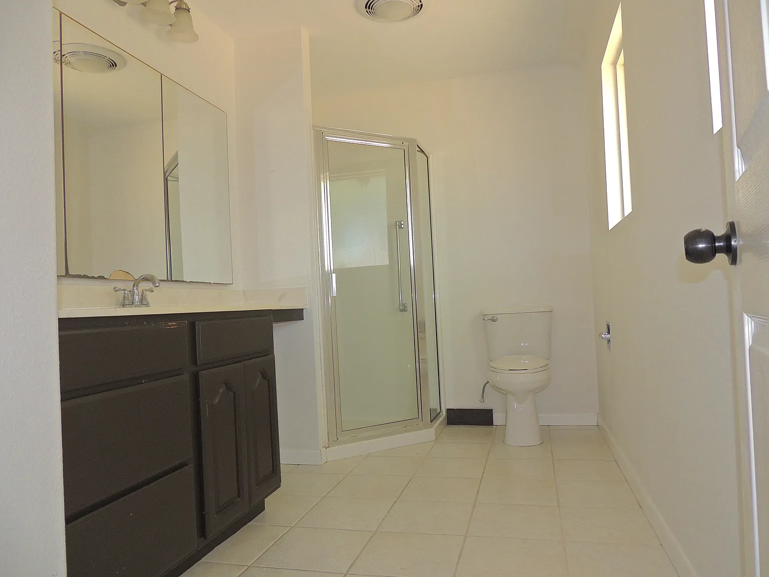4 bed, 2670 sqft, $2,500 — Photo 4