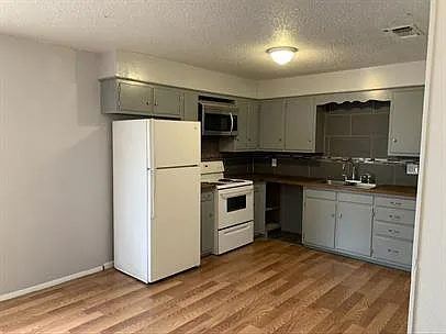 800 W Washington St #4 — Photo 16