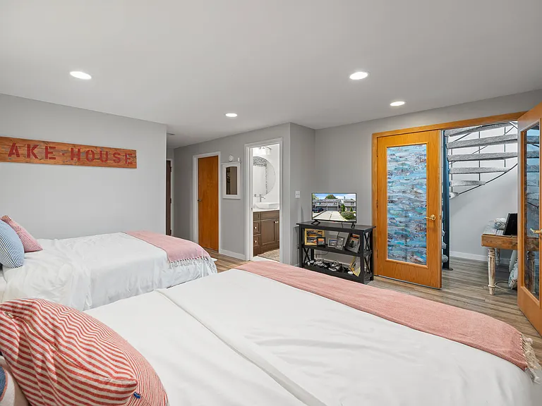814 Kendall Ln — Photo 7