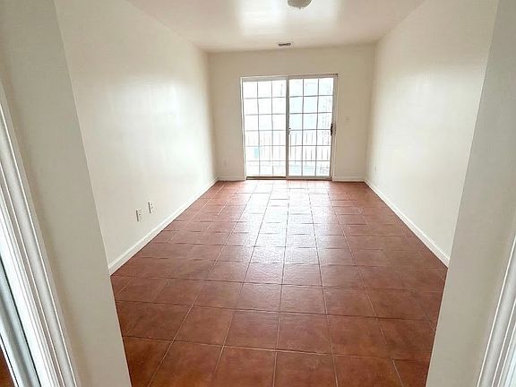 5th image of 3093 Casler Pl Floor 1