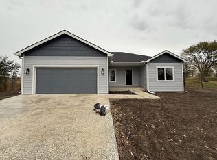 8748 SW K4 Hwy, Topeka, KS 66614