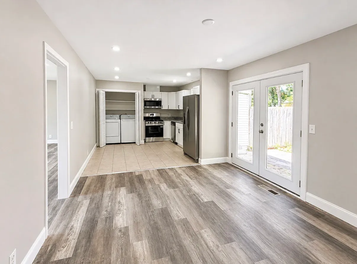 3 bed, 1150 sqft, $1,900 — Photo 3