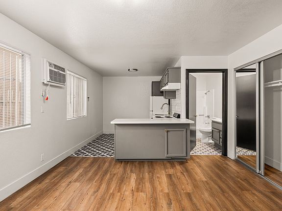2nd image of 2642 Ellendale Pl APT 101