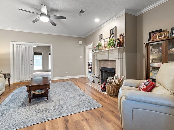 4th image of 206 Catalpa Dr