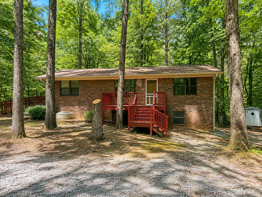 3 bed, 3.0 bath, 1953 sqft, $1,895 — Photo 1