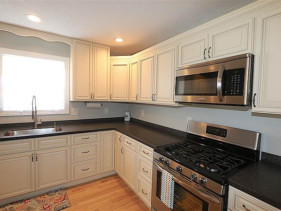 3rd image of 142 Township Road 1052