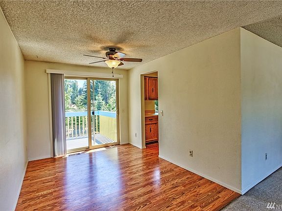 3rd image of 2960 SE Villa Carmel Dr