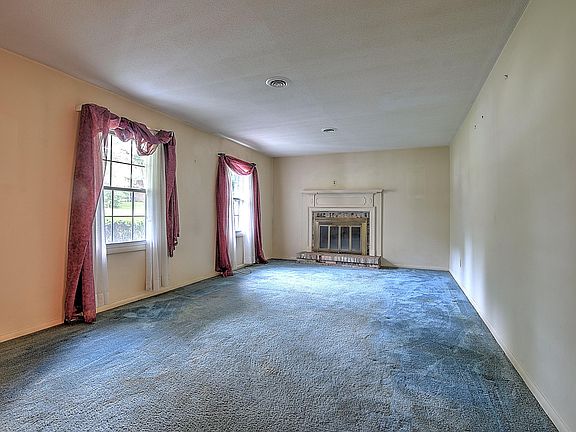 2nd image of 2802 Sumpter Dr